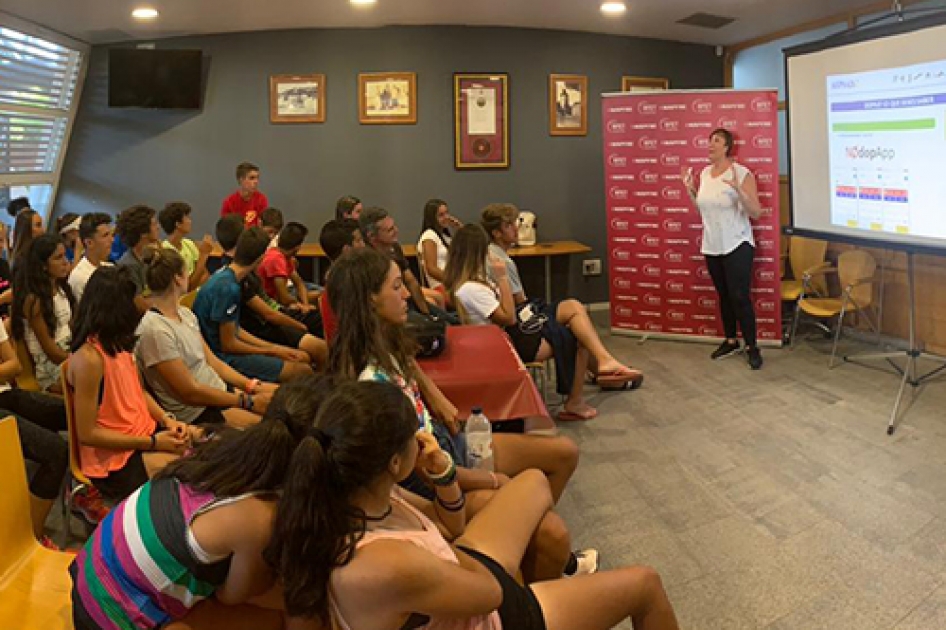 La RFET imparte una charla antidopaje en el Campeonato de Espaa Cadete en Tarragona