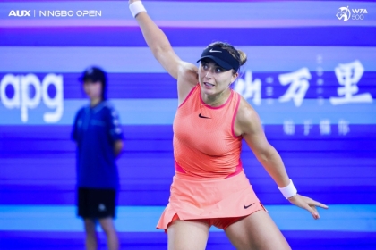 Badosa se retira en las semifinales de Ningbo y Bucsa firma una nueva final de dobles en Osaka