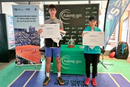 Adrián Ibáñez y Olga García, ganadores del Trofeo Conde de Godó Sub-14 de Sevilla