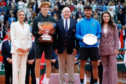 Carlos Alcaraz cede el trono de Montecarlo y el Nº 1 mundial a Jannik Sinner