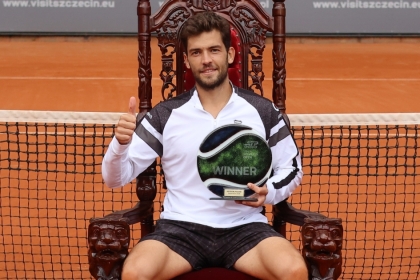 Nikolás Sánchez-Izquierdo levanta el título más importante de su carrera en Polonia