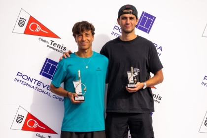 Sergio Callejón levanta su primer trofeo de la temporada en el internacional de Pontevedra